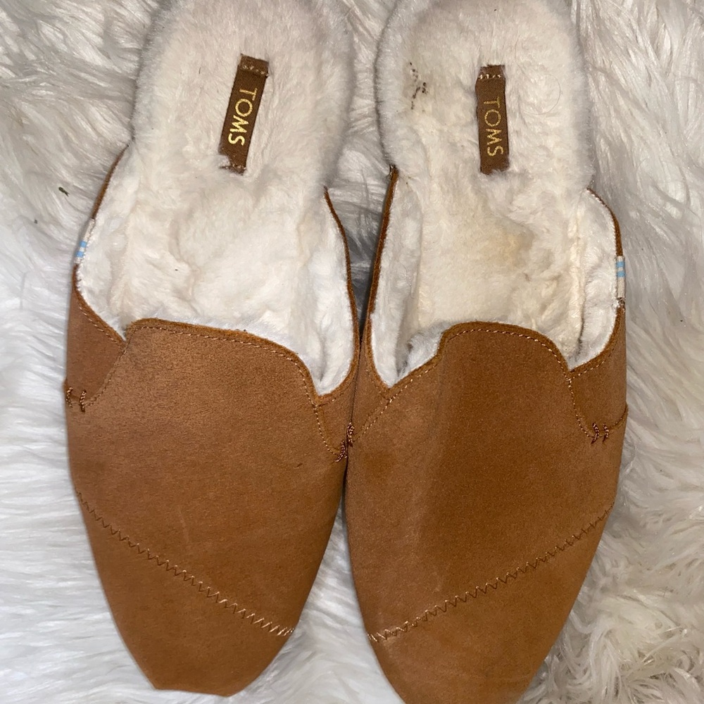 TOMS Women's Jade Brown Faux Fur Suede Flats - US 7.5M